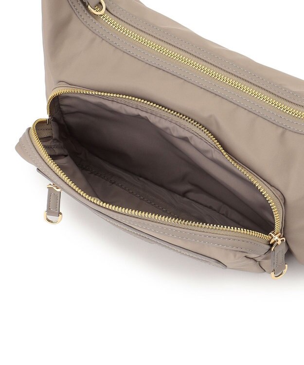 23区 【撥水加工/Oggi3月号掲載】ナイロン ショルダーバッグ ベージュ系