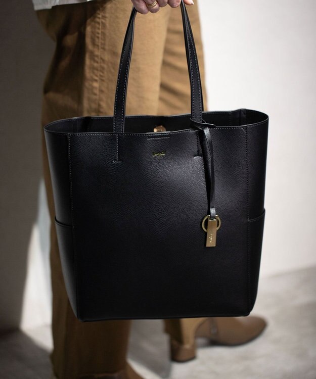style code 【 A4サイズ収納可能 】【WEB限定商品】キーリングチャーム付き　軽量 ラージトートバッグ ブラック