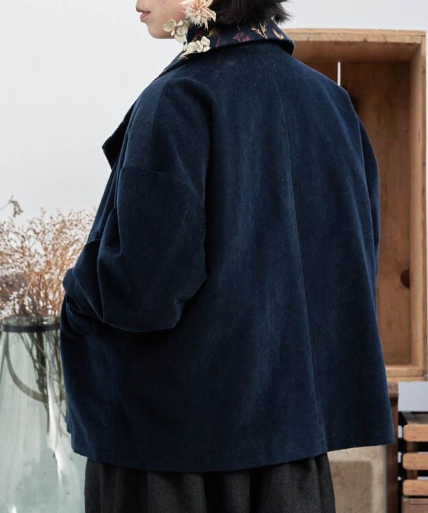 muuc 〈遠州織物の工場で織られた上質なコットンコーデュロイ生地〉花刺繍ショートコート（セットアップ可能） ネイビー