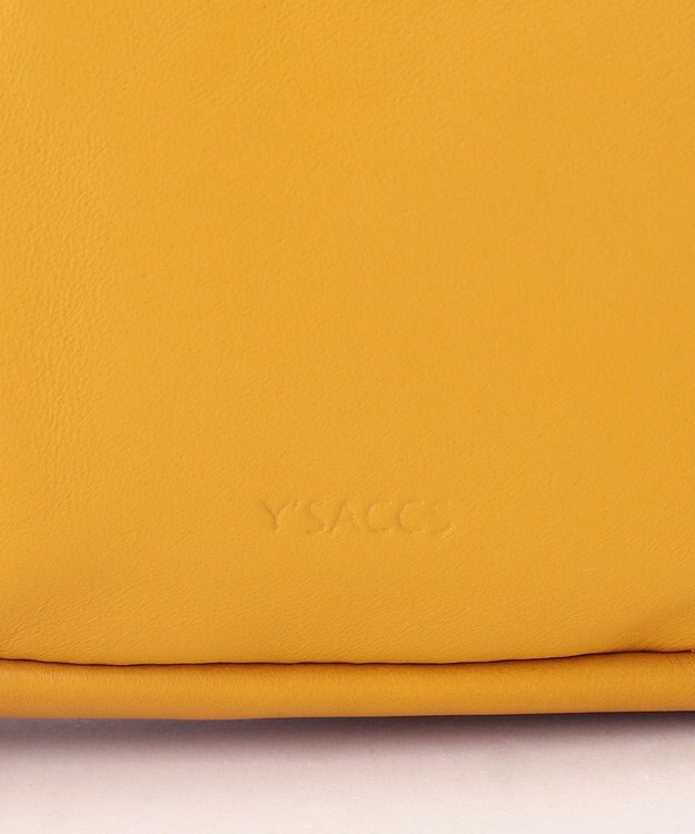 Y'SACCS イタリアンシープ多機能ポシェット マスタード