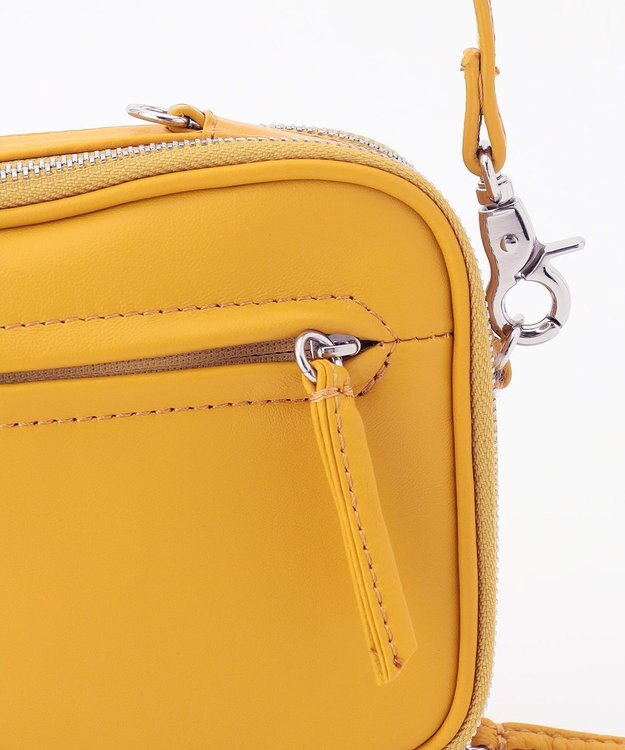 Y'SACCS イタリアンシープ多機能ポシェット マスタード