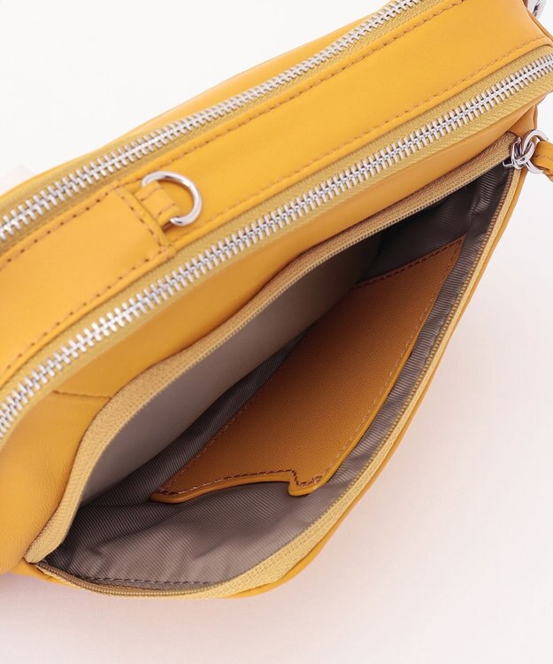 Y'SACCS イタリアンシープ多機能ポシェット マスタード