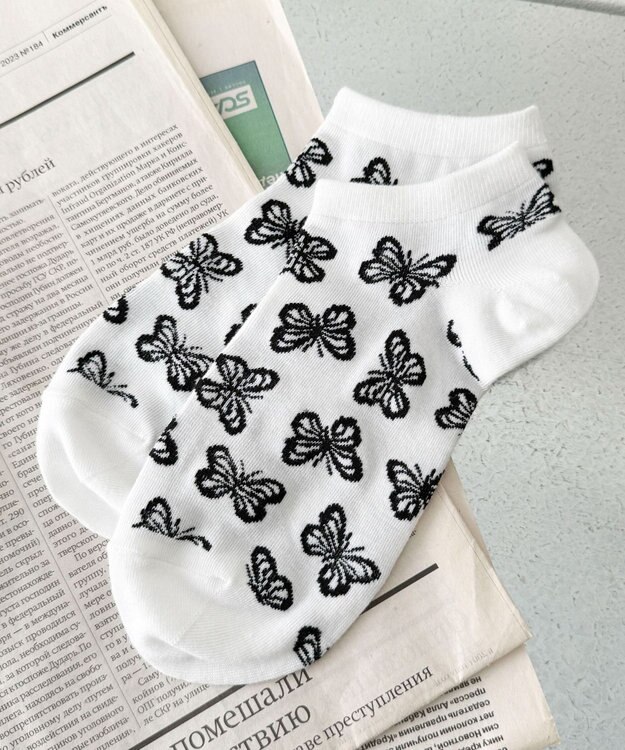 WEGO 総柄バタフライショートソックス ホワイト