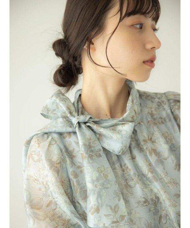 earth music&ecology フラワー柄シアーパフブラウス Light Gray