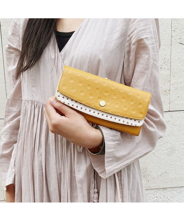 UNBILLION perche 牛革×ハラコ風ドットダブルかぶせ長財布 マスタード
