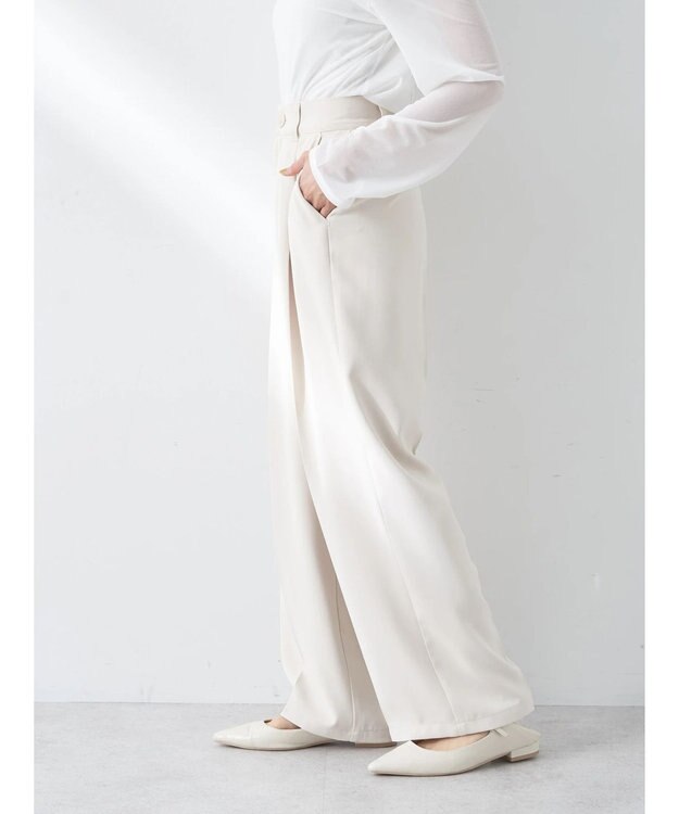 earth music&ecology タックストレートパンツ Ecru