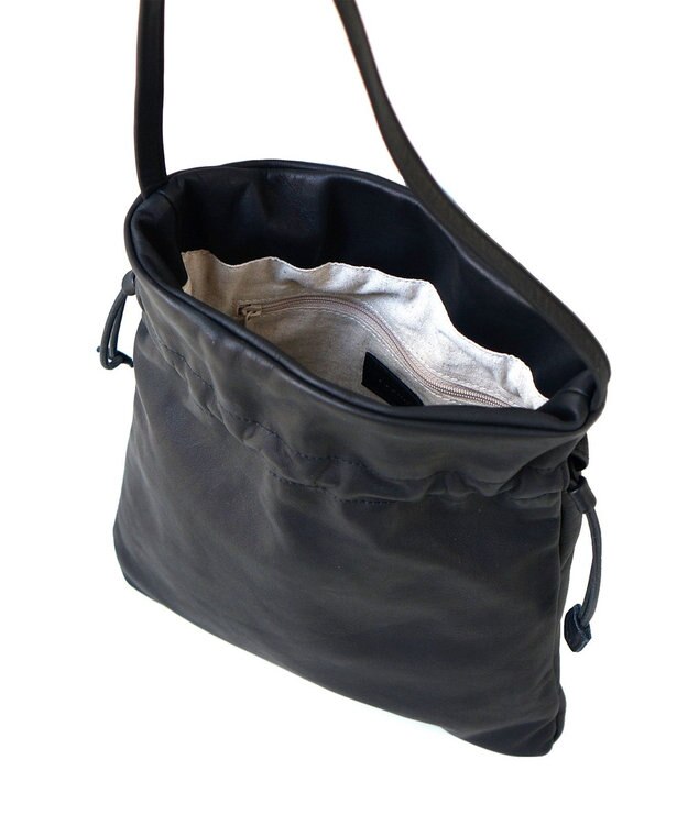 FOLNA RD ソフトレザー巾着ショルダーバッグ ブラック