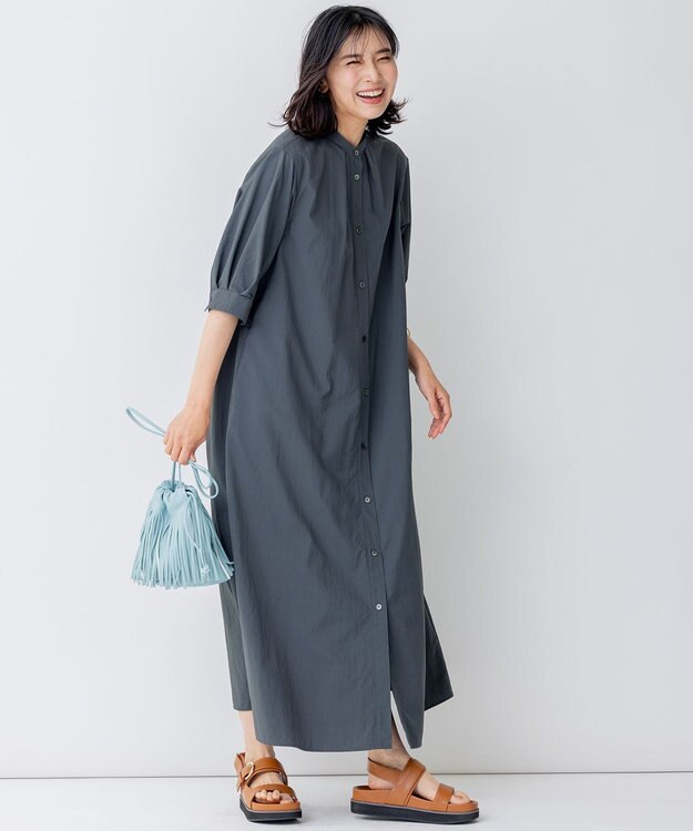 23区 【洗える】マットナイロンタフタ シャツワンピース グレー系