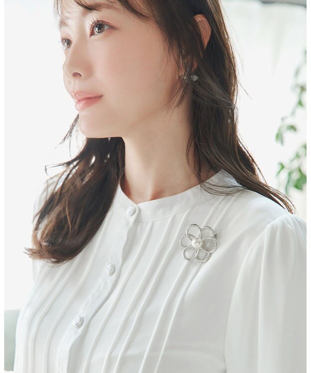 Tiaclasse 【安田美沙子さんスタイリングアイテム】フラワーモチーフブローチ シルバー