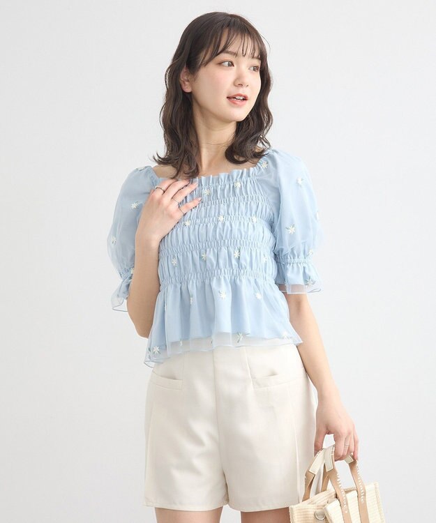 earth music&ecology フラワー刺繍シャーリングプルオーバー Sax