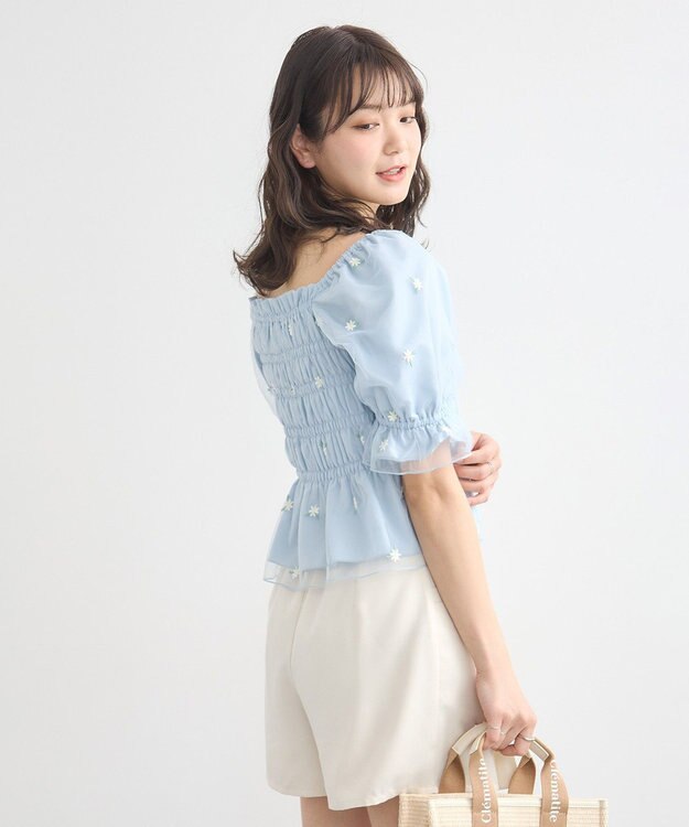 earth music&ecology フラワー刺繍シャーリングプルオーバー Sax