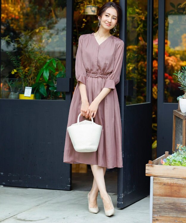 Tiaclasse L 【洗える】スタイルアップも叶うヴィンテージサテンワンピース スモーキーピンク