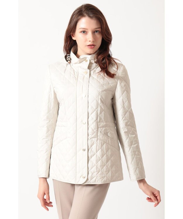 DAKS ライトウェイト フーデッドキルティングブルゾン ホワイト