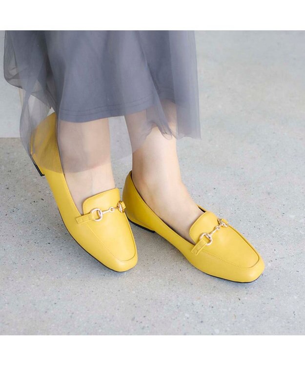 MODE ET JACOMO <noyau>スクエアトゥビット付きヒールローファー イエロー