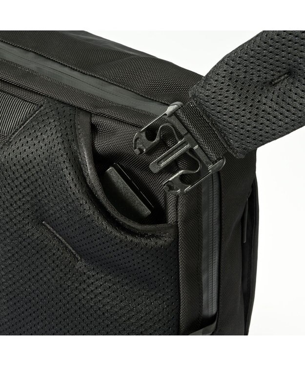 ACE BAGS & LUGGAGE ace. ラグレンティスクロスX ショルダーバッグ A4/13.3インチPC収納 高強度 高撥水 軽量 20066 エース ブラック