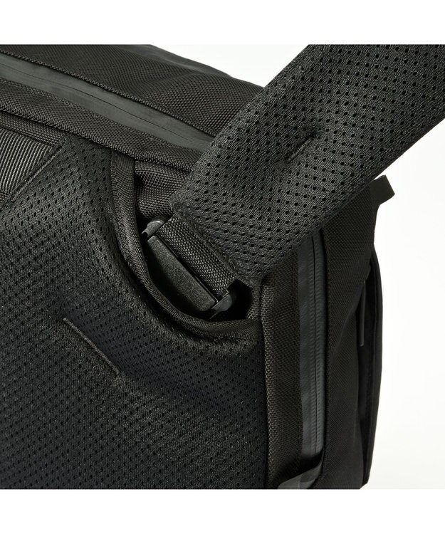 ACE BAGS & LUGGAGE ace. ラグレンティスクロスX ショルダーバッグ A4/13.3インチPC収納 高強度 高撥水 軽量 20066 エース ブラック