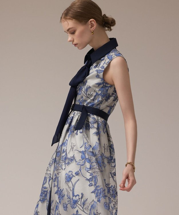 GRACE CONTINENTAL フラワー刺繍ボウタイドレス ブルー