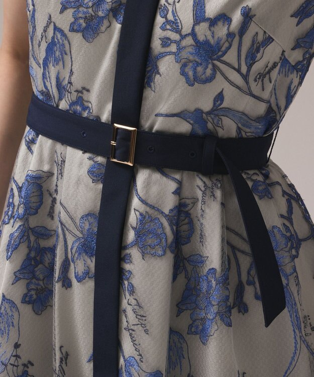 GRACE CONTINENTAL フラワー刺繍ボウタイドレス ブルー