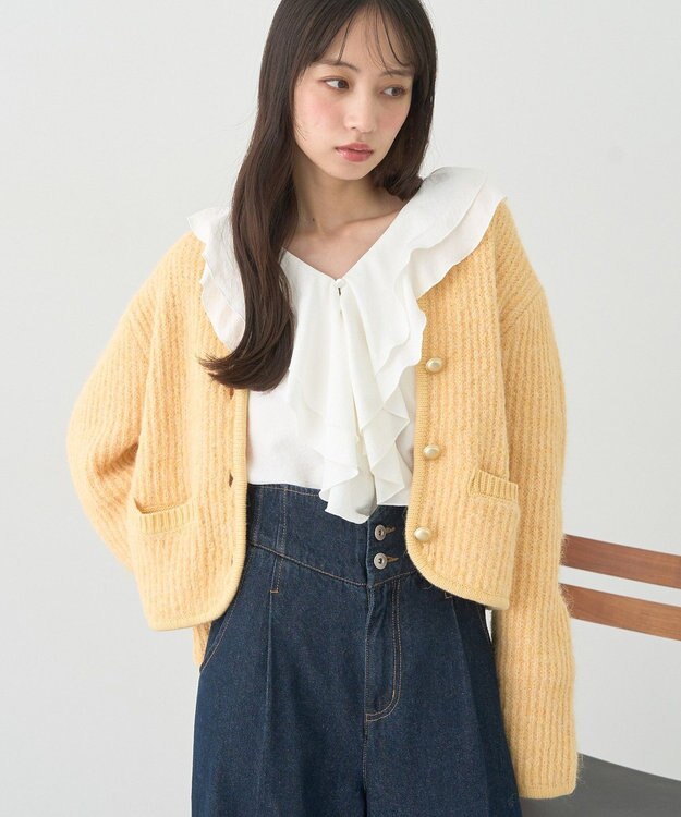 earth music&ecology 【WEB限定】ゴールド釦ショートニットカーディガン Yellow