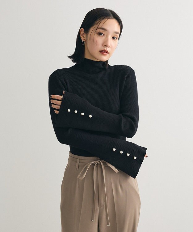 Green Parks ・ｓｗｉｎｇ　ｂｙ　袖パールボタンハイネックニット Black