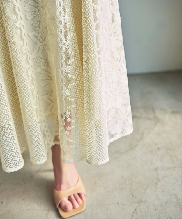 GRACE CONTINENTAL フレア刺繍スカート キナリ