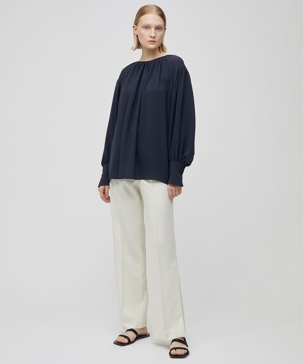 BEIGE， IRIS / ラウンドネックブラウス Navy