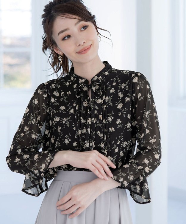 Tiaclasse 【新色追加・洗える】フレアスリーブ花柄リボンブラウス ブラック