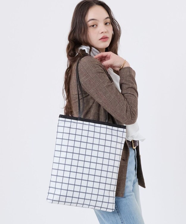 LeSportsac VERTICAL CITY TOTE/アップタウンモノチェック/ブラック アップタウンモノチェック/ブラック