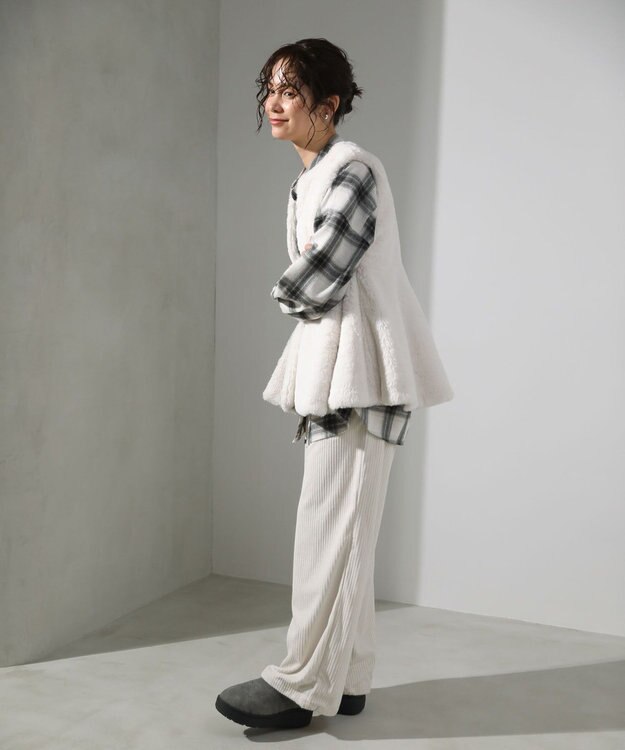 Green Parks ・ＥＬＥＮＣＡＲＥ　ＤＵＥ　ペプラムフェイクファーベ Ivory