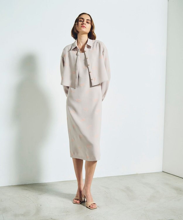 GRACE CONTINENTAL リップモチーフショートシャツ ベージュ