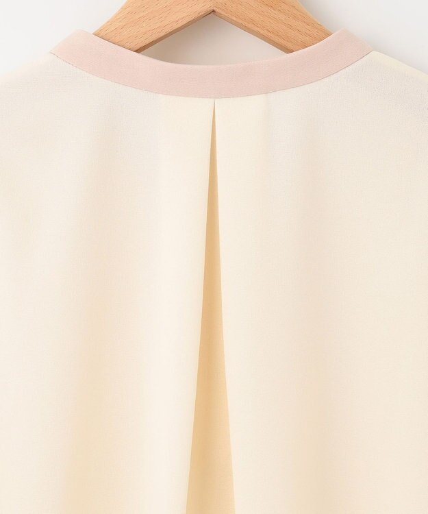 組曲 L 【洗える】バイカラージョーゼットスキッパー ブラウス アイボリー系