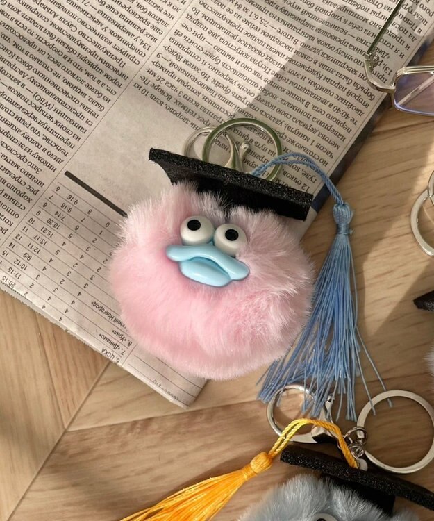 WEGO 卒業おめおめモンスターぬいぐるみキーホルダー ピンク