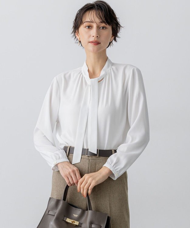 426* 新品 新作 23区 アムンゼン ボウタイ 2WAY ブラウス 38 吸水速乾/UVケア/防シワ性】バックサテンアムンゼン ボウタイ付き 2WAY