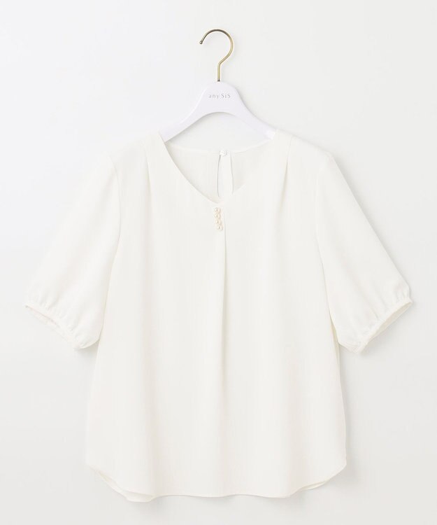 ANY SIS L 【洗える】パール調Ｖネック ブラウス オフホワイト