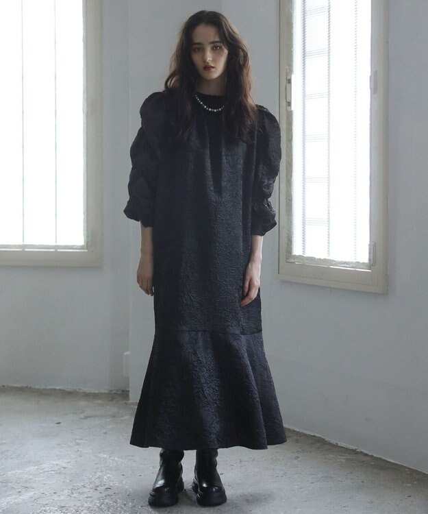 Green Parks ■ＥＳＣＡＲ　エンボスギャザースリーブワンピース Black