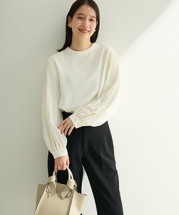 Green Parks Ｏ．袖プリーツブラウス Ecru