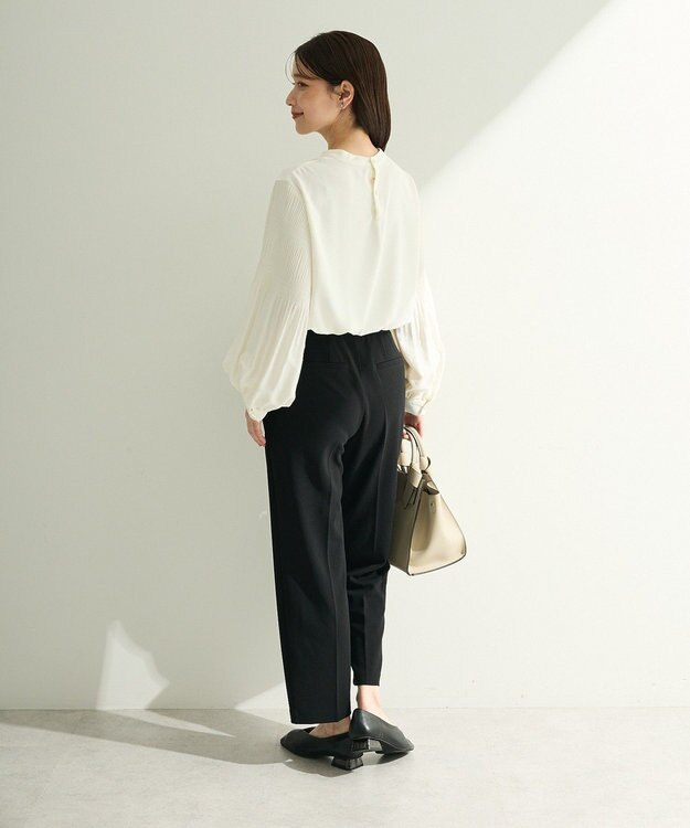 Green Parks Ｏ．袖プリーツブラウス Ecru