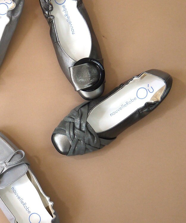 nouvelleRobe Oū 【本革・高反発】Square スクエアトゥ メッシュモチーフパンプス グリーンメタリック