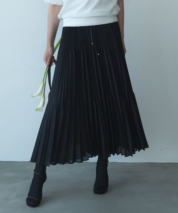 自由区 【カトリエムブーケ】Plis aleatoires シアープリーツスカート ネイビー