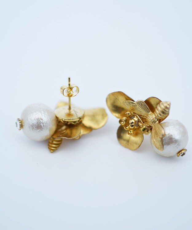 monshiro 【スワロフスキー/コットンパール】シュウカイドウニハチプチ ピアス ホワイト×ゴールド