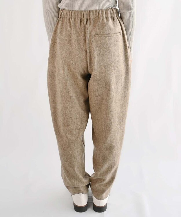 muuc 〈ロングシーズン心地良いウール混〉後ろウエストゴム有り ベルト裏にコットン使用 テーパードスラックスパンツ ベージュ