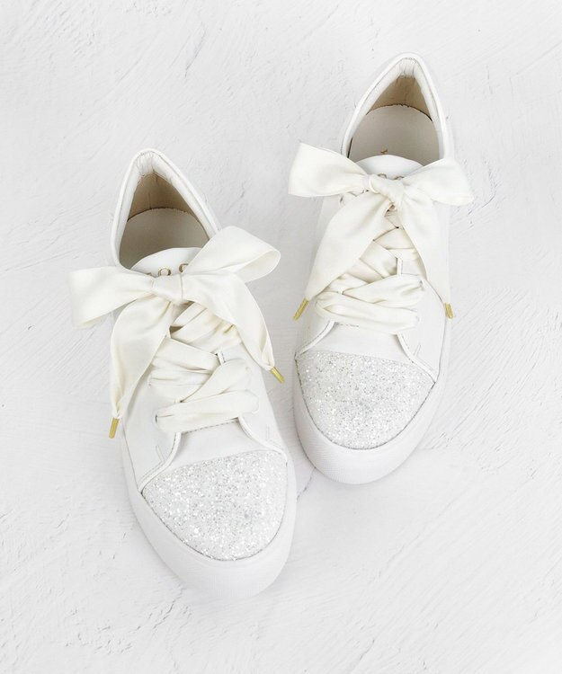 TOCCA 【軽量・抗菌消臭】GLITTER TOE SNEAKERS スニーカー オフ系