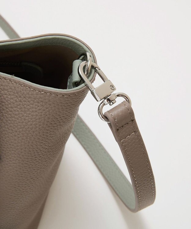 TOPKAPI 【Breath TOPKAPI】DUAL デュアル シュリンクレザー バイカラー トートバッグ チャーム付き グレージュ