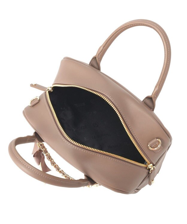 Maison de FLEUR チャーム付きスクエアボストンバッグ Brown