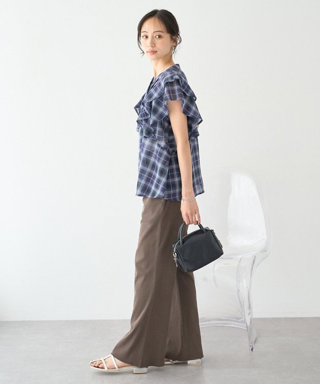 earth music&ecology チェックラッフルブラウス Navy