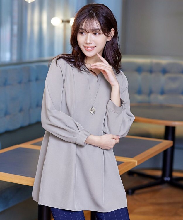 Tiaclasse 【ダブルストレッチ・洗える】バックベルトチュニックブラウス グレー