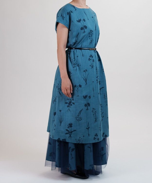 muuc 【ゆったりシルエットで涼しく上品】植物の影絵プリント ワンピースドレス ブルー