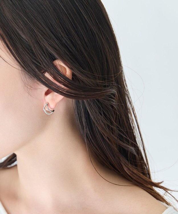 Phoebe 〈痛くないシリーズ/アレルギー対応〉シャイニーダブルフープライトフィットイヤリング　シルバー シルバー