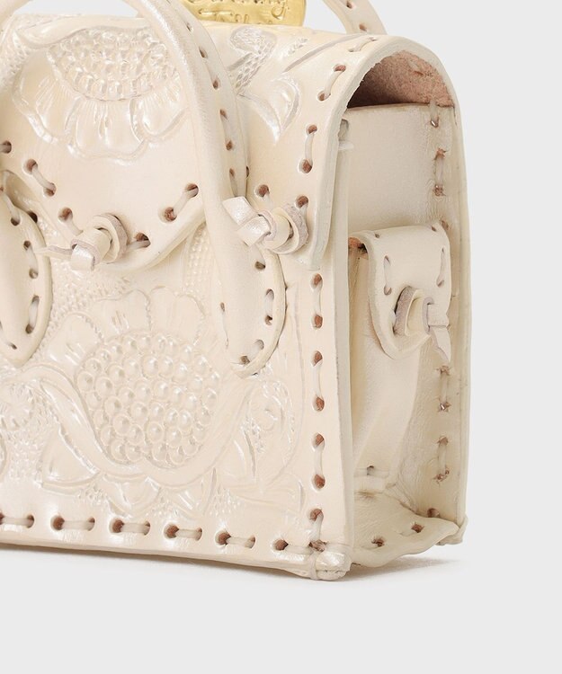 GRACE CONTINENTAL Maestra Case パールホワイト