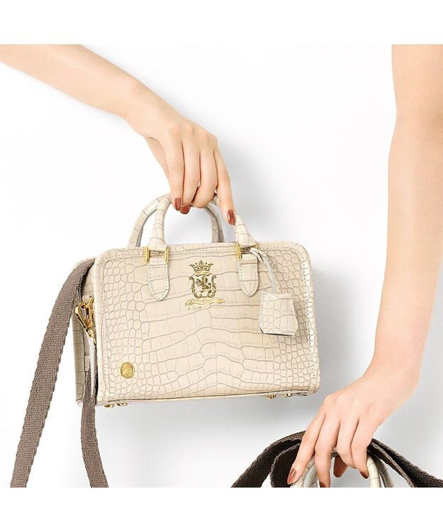 A.D.M.J. 【牛革】クロコ型押しヘリ巻きボストン23cm ホワイトパーライズ